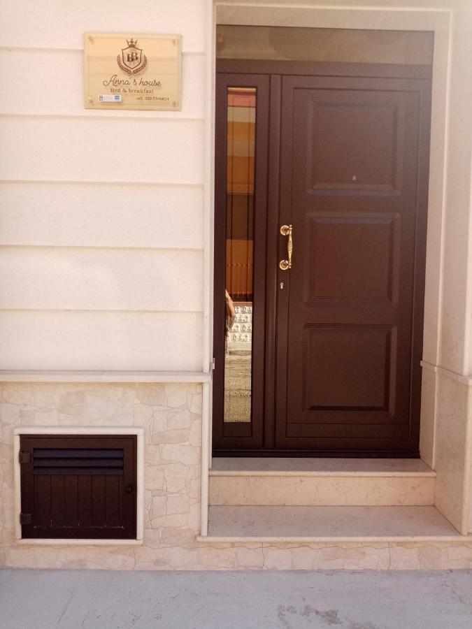 Anna'S House Bed & Breakfast Taranto Bagian luar foto