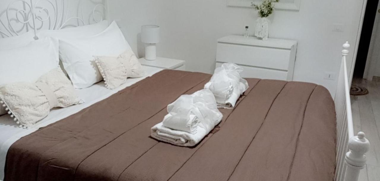 Anna'S House Bed & Breakfast Taranto Bagian luar foto